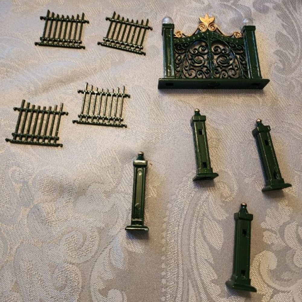 DEPARTMENT 56 GATE AND POST PIECES. 9 PIECES IN ALL TO COMPILE FENCE AND POSTS.